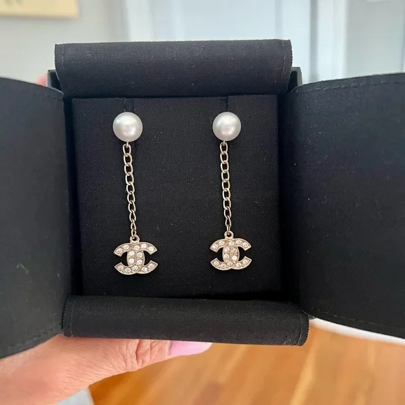 CHANEL CC Logo Dangling Gold Earrings w/Pearl & Crystals Fall 2020 - Picture 1 of 6